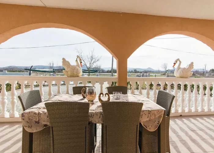 Laura With Pool, Budak, Zadar County * Stankovci (Zadar)