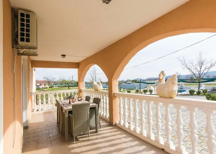 Laura With Pool, Budak, Zadar County Stankovci (Zadar)