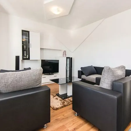 Villa Laura With Pool, Budak, Zadar County Stankovci