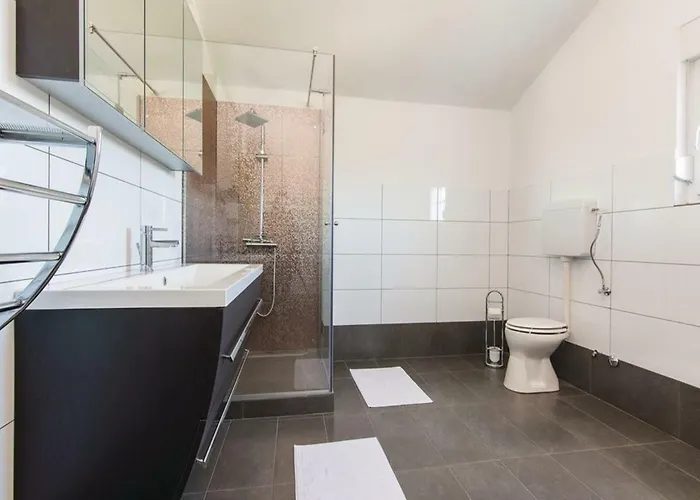 Laura With Pool, Budak, Zadar County Stankovci (Zadar)