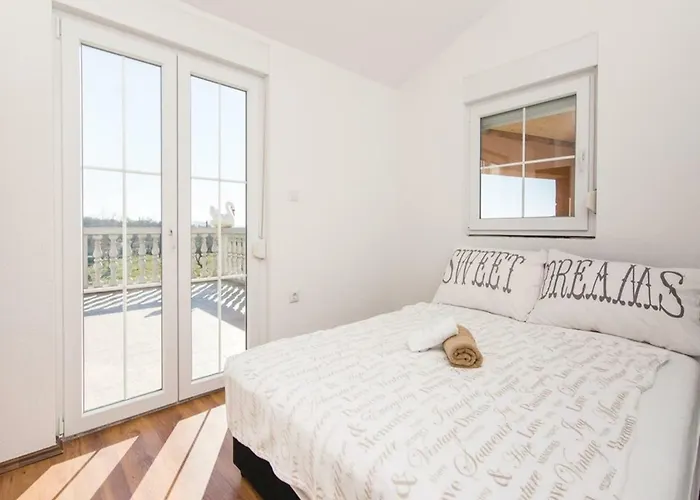 Laura With Pool, Budak, Zadar County Stankovci (Zadar)