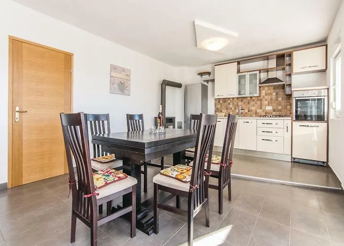 Villa Laura With Pool, Budak, Zadar County